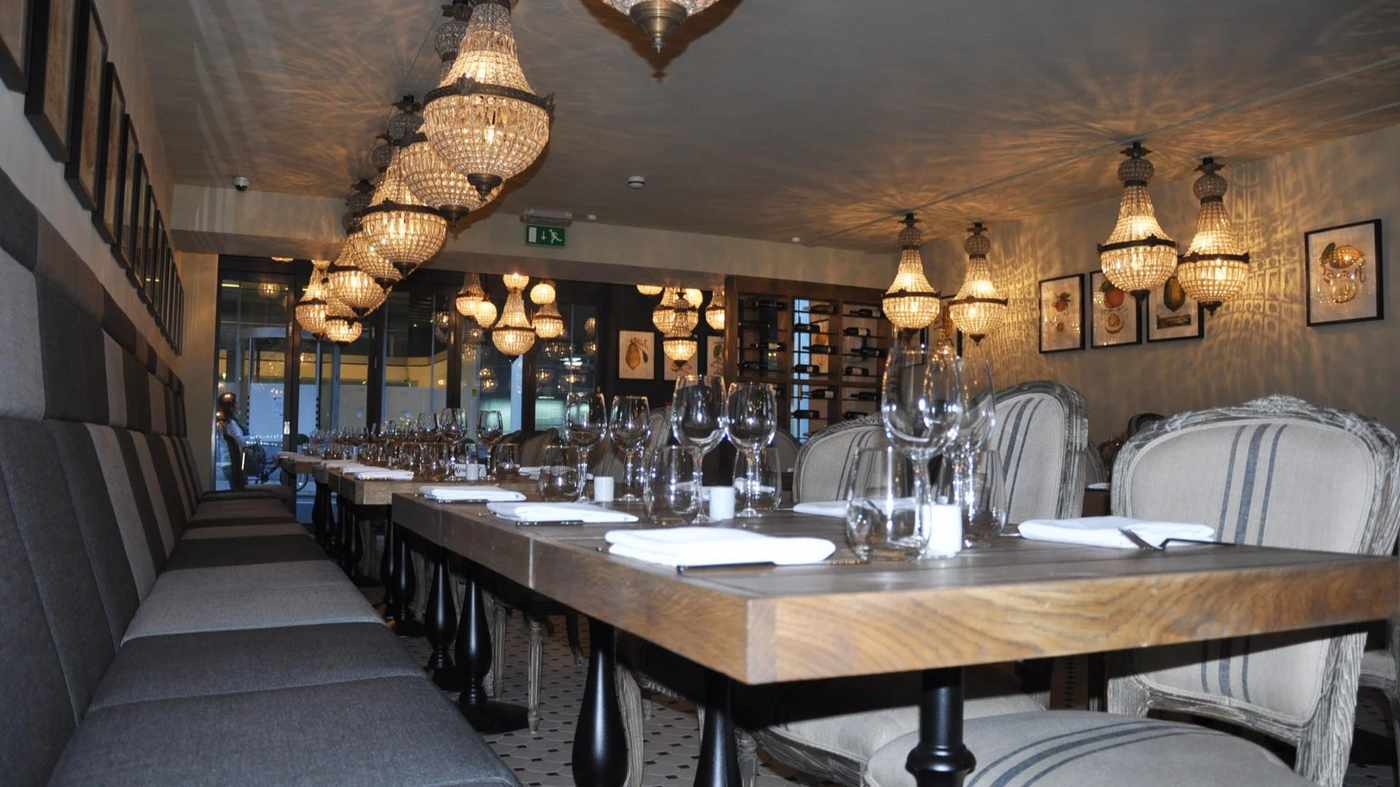 Luce e Limoni restaurant interior, Sicilian dining in Chancery Lane, London