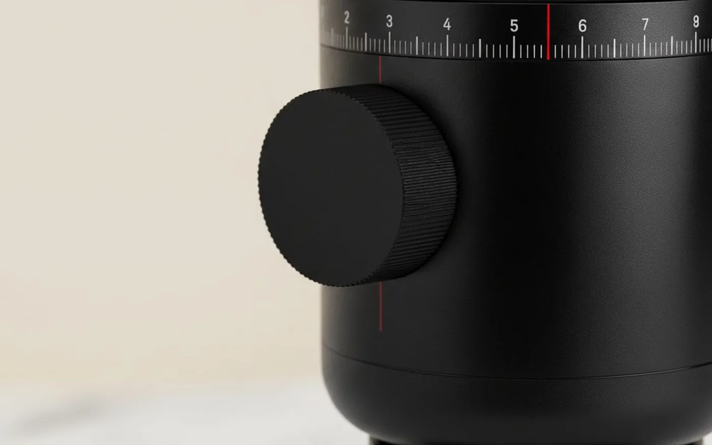 Fellow Opus 2 stepless grind size adjustment dial close-up